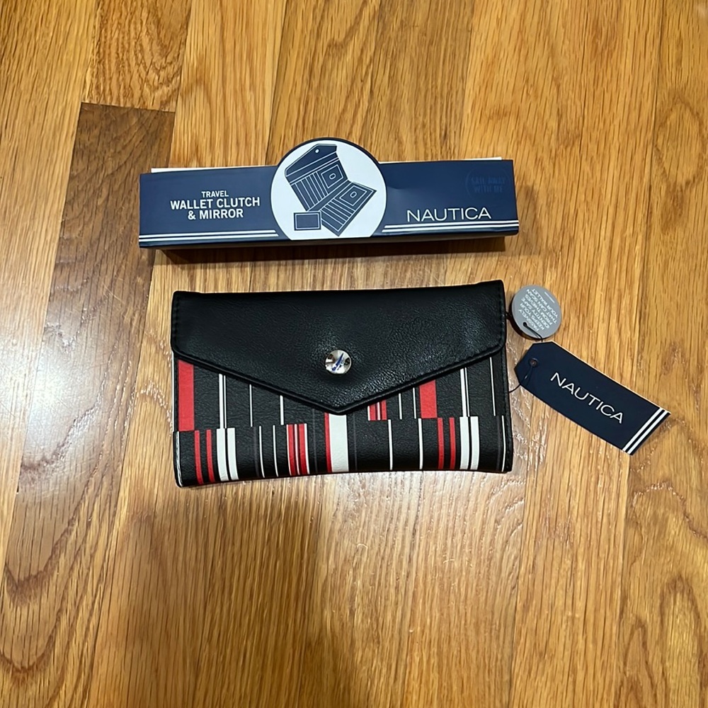 Nautica, woman’s, travel wallet, clutch & mirror. NWT.
